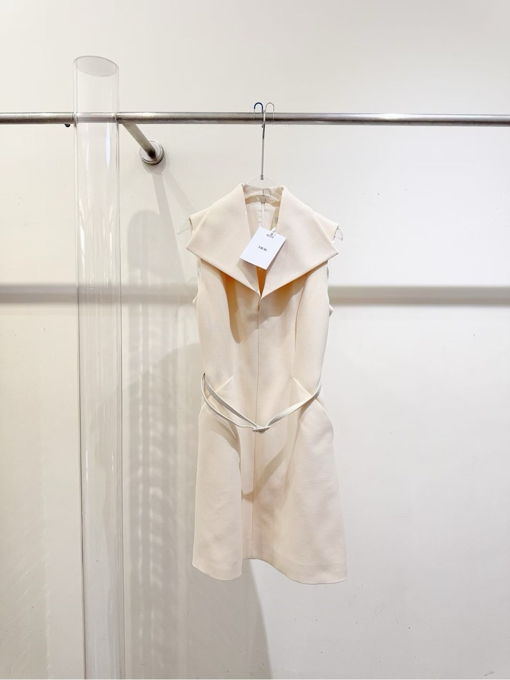 🚩steal Dior Cream Sleeveless Dress with Sculpted Collar